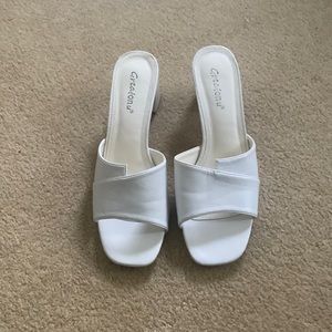 White Greaton u Pumps size 8